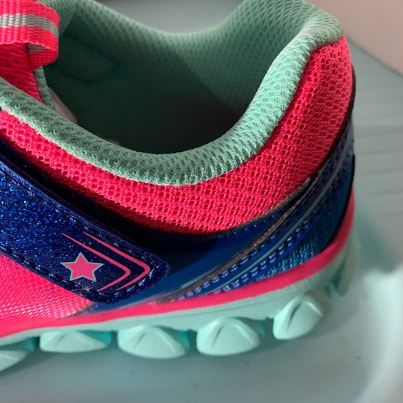 NWT GIRLS CHAMPION VINTAGE RUNNING SHOES - Picture 5 of 16